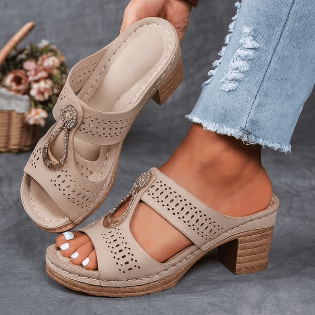 MALI | Chic and Comfortable Supportive Sandals