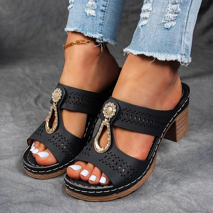 MALI | Chic and Comfortable Supportive Sandals