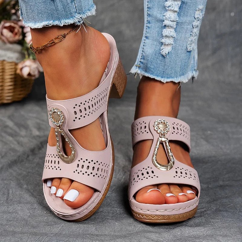 MALI | Chic and Comfortable Supportive Sandals