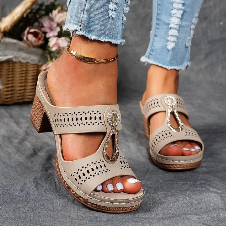 MALI | Chic and Comfortable Supportive Sandals